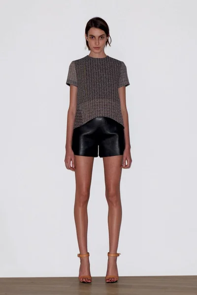 Look 16